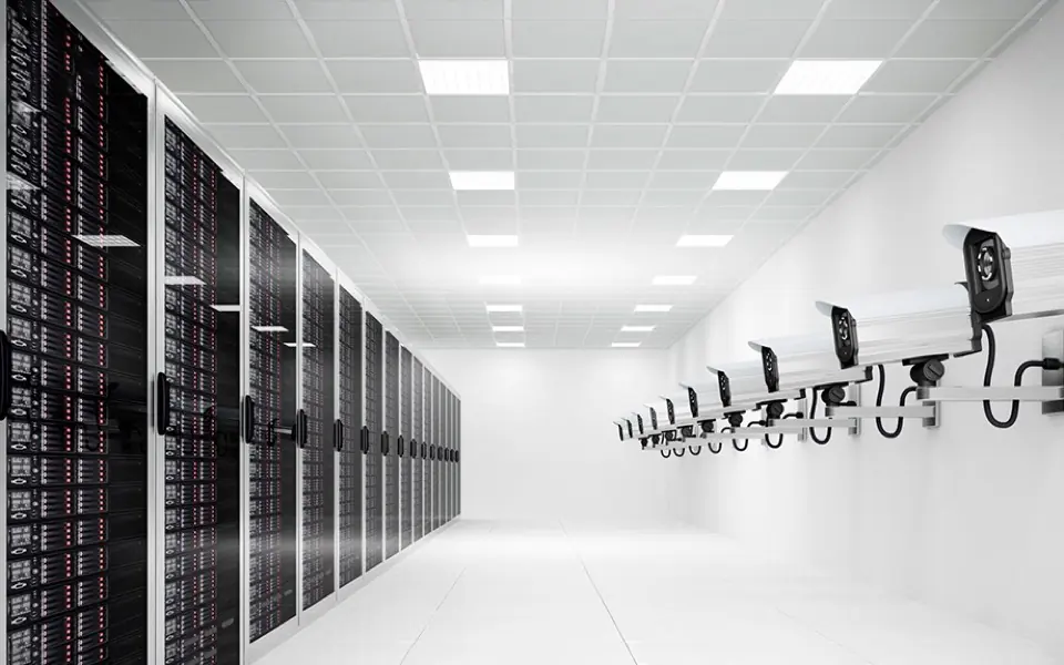 Sistema de videovigilancia profesional en una instalación crítica